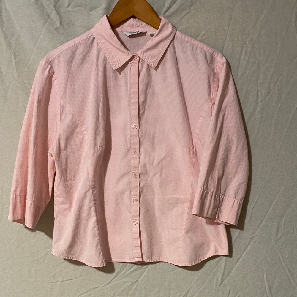 Women’s Fitted 3/4 Sleeve Pink Button-Up Shirt